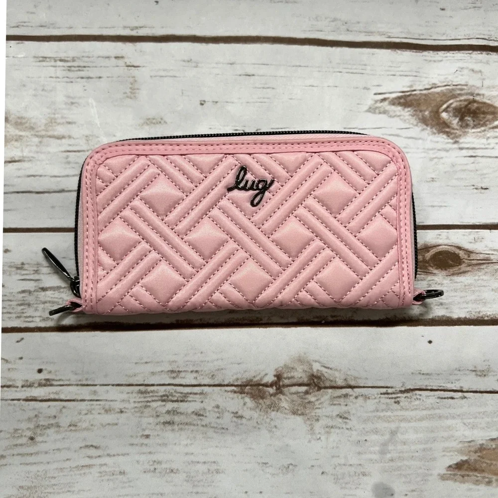 Lug NWOT Whirly Wallet Pink Quilted RFID Zip Around Accordion Travel Clutch OS